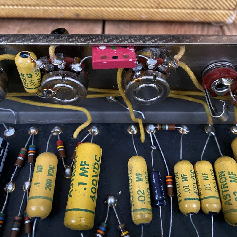 SOLD - Fender Tweed Vibrolux 5F11 - 1958 - Mahar's Vintage Guitars