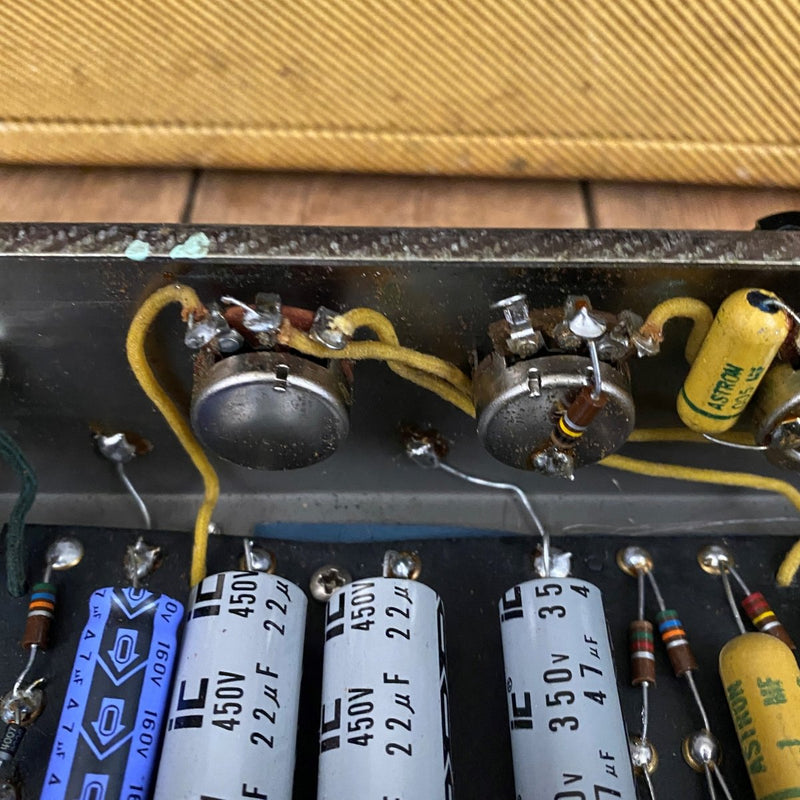 SOLD - Fender Tweed Vibrolux 5F11 - 1958 - Mahar's Vintage Guitars