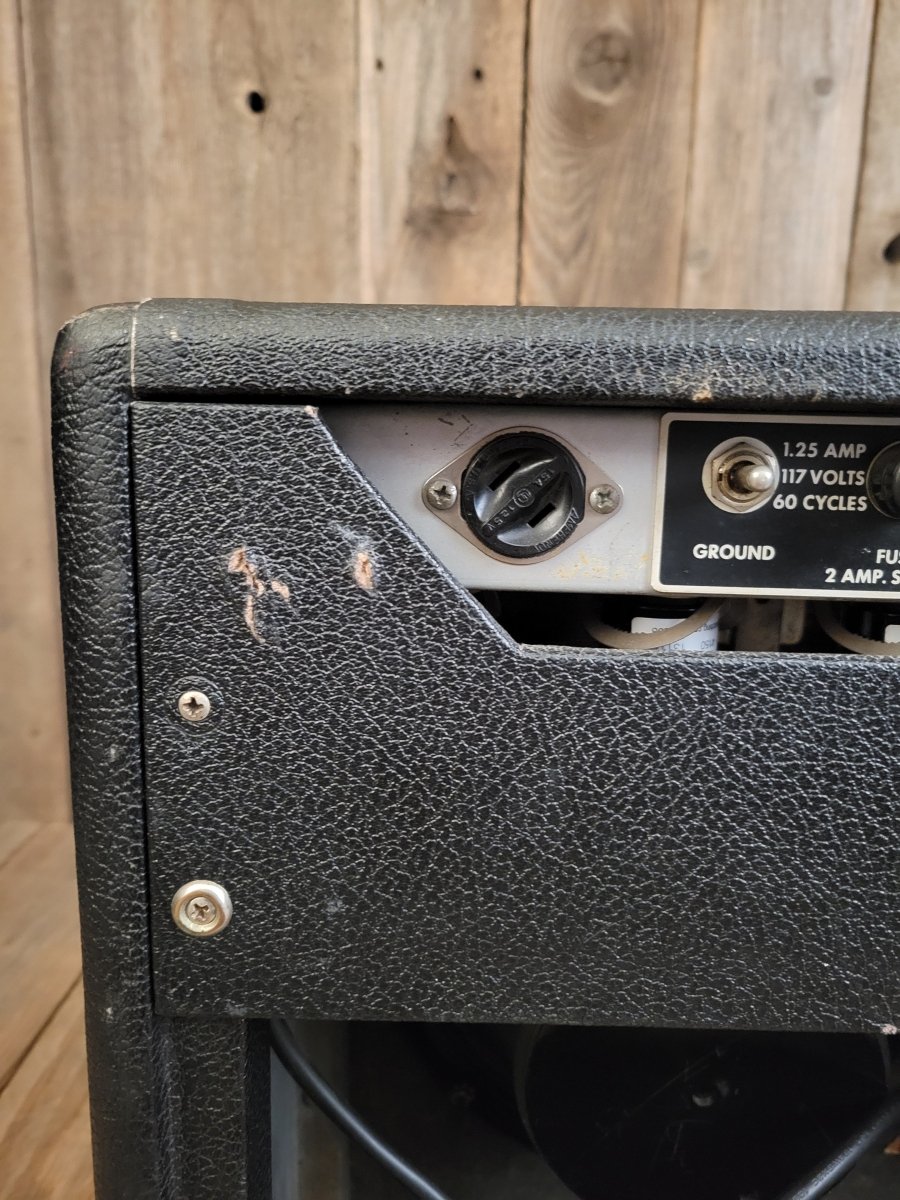 SOLD - Fender Vibrolux Reverb 1970 Vintage Tuber Guitar Amp - Mahar's Vintage Guitars