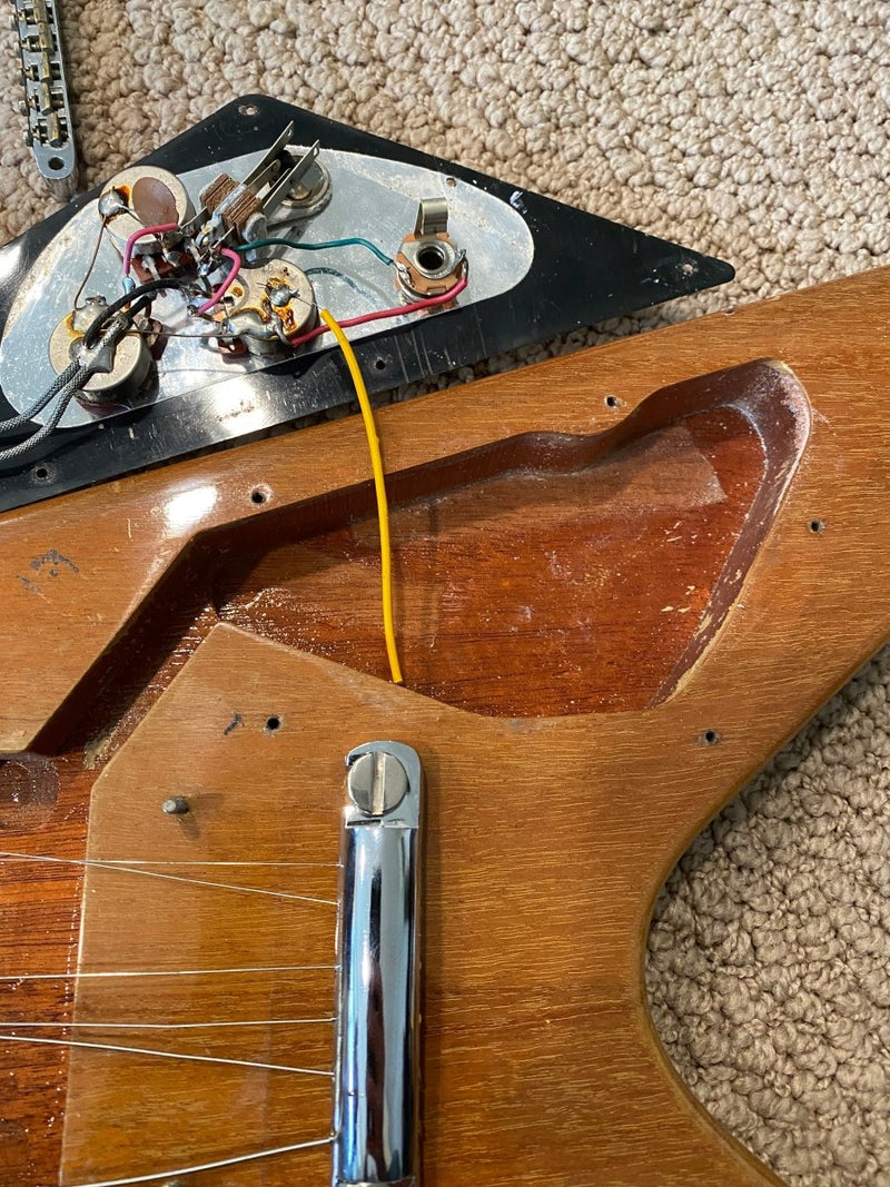 SOLD - Gibson Flying V 1975 - Just for looks right now - Mahar's Vintage Guitars