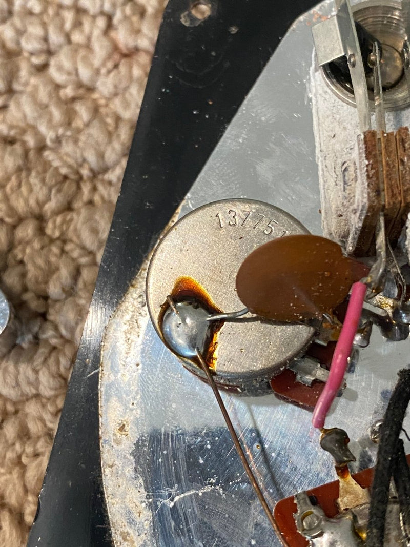 SOLD - Gibson Flying V 1975 - Just for looks right now - Mahar's Vintage Guitars