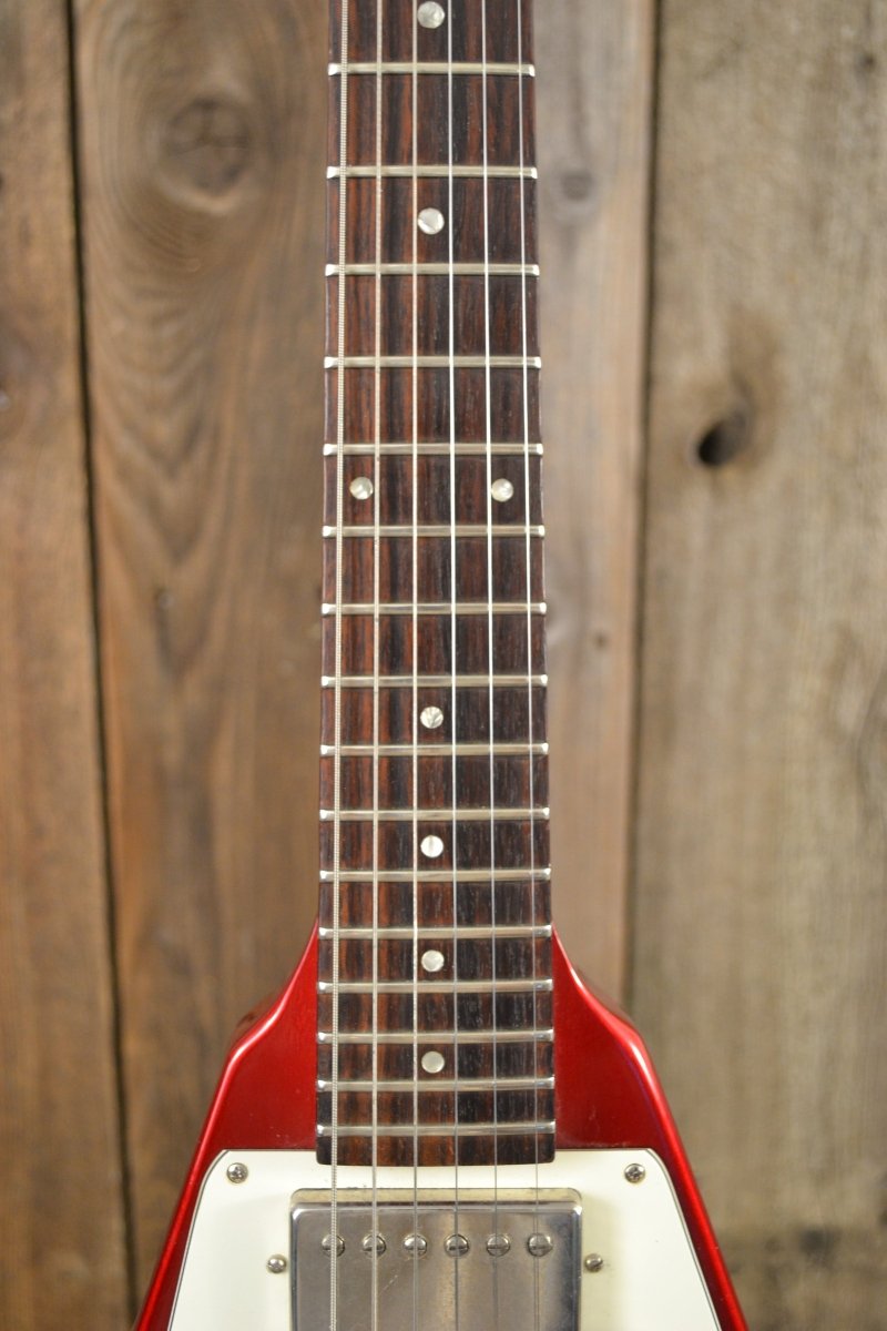 SOLD - Gibson Flying V 1982 Candy Apple Red – Mahar's Vintage Guitars