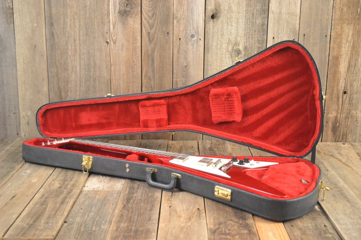 SOLD - Gibson Flying V 1982 Candy Apple Red – Mahar's Vintage Guitars