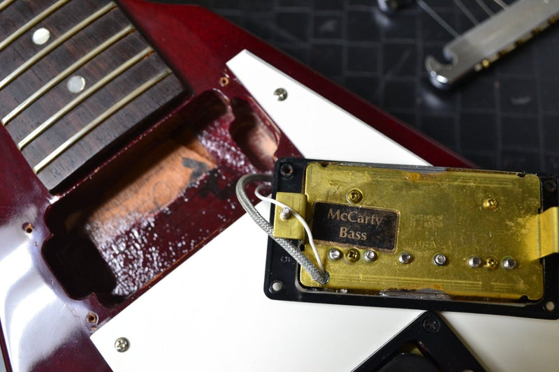 SOLD - Gibson Flying V V98 2001 Purple - Mahar's Vintage Guitars