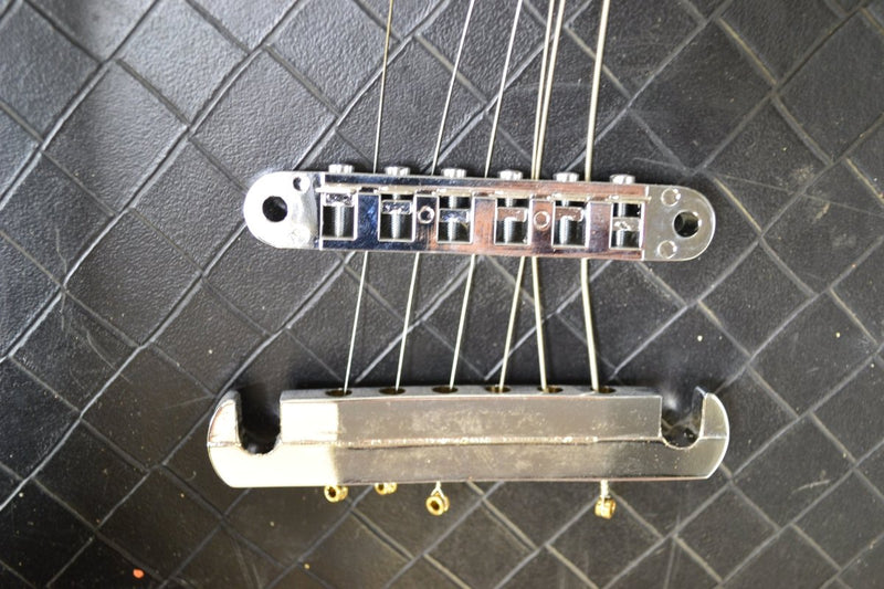 SOLD - Gibson Flying V V98 2001 Purple - Mahar's Vintage Guitars