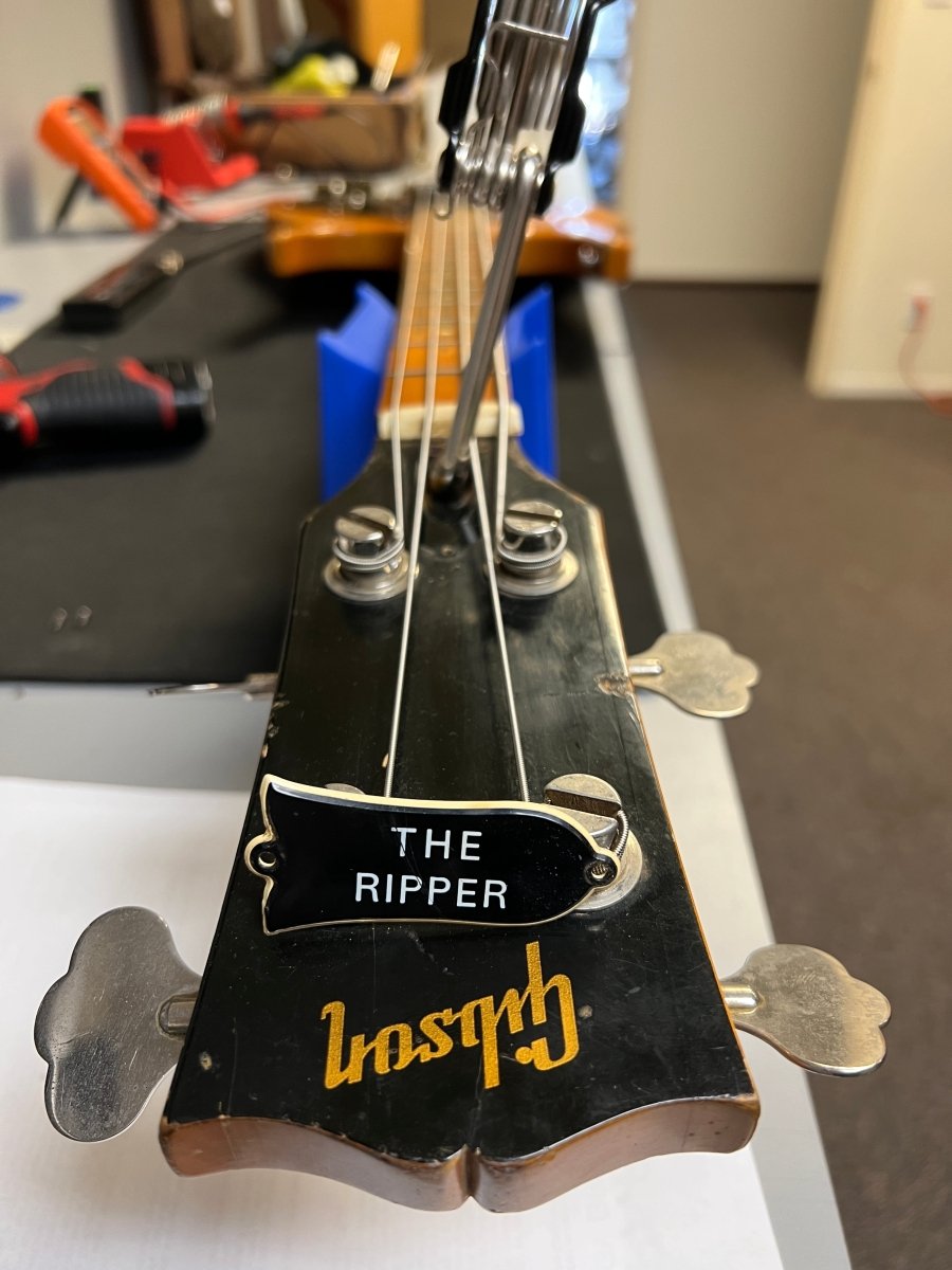 SOLD - Gibson L9S The Ripper Alder Body Bass 1976 – Mahar's Vintage Guitars