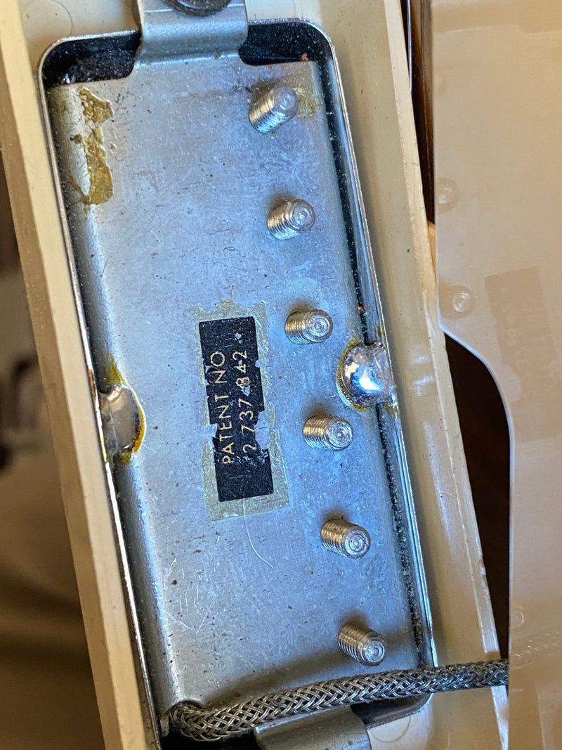 SOLD - Gibson Les Paul Deluxe 1974 Goldtop - Mahar's Vintage Guitars
