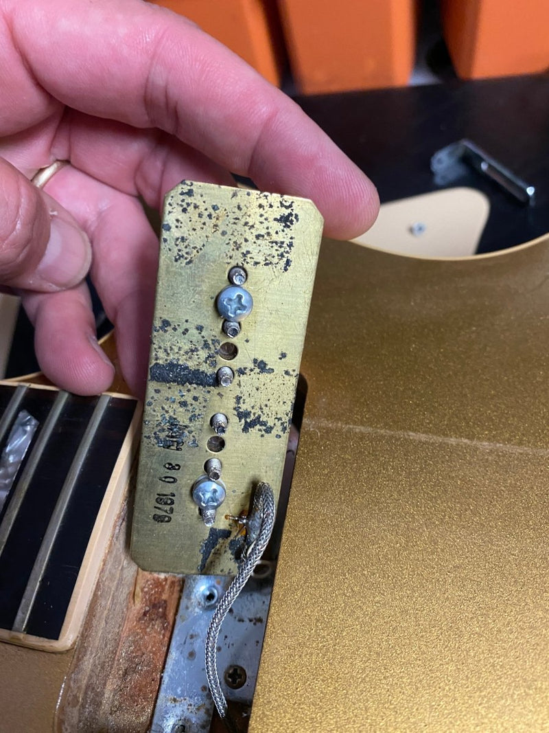 SOLD - Gibson Les Paul Deluxe Pro Goldtop 1979 - Mahar's Vintage Guitars