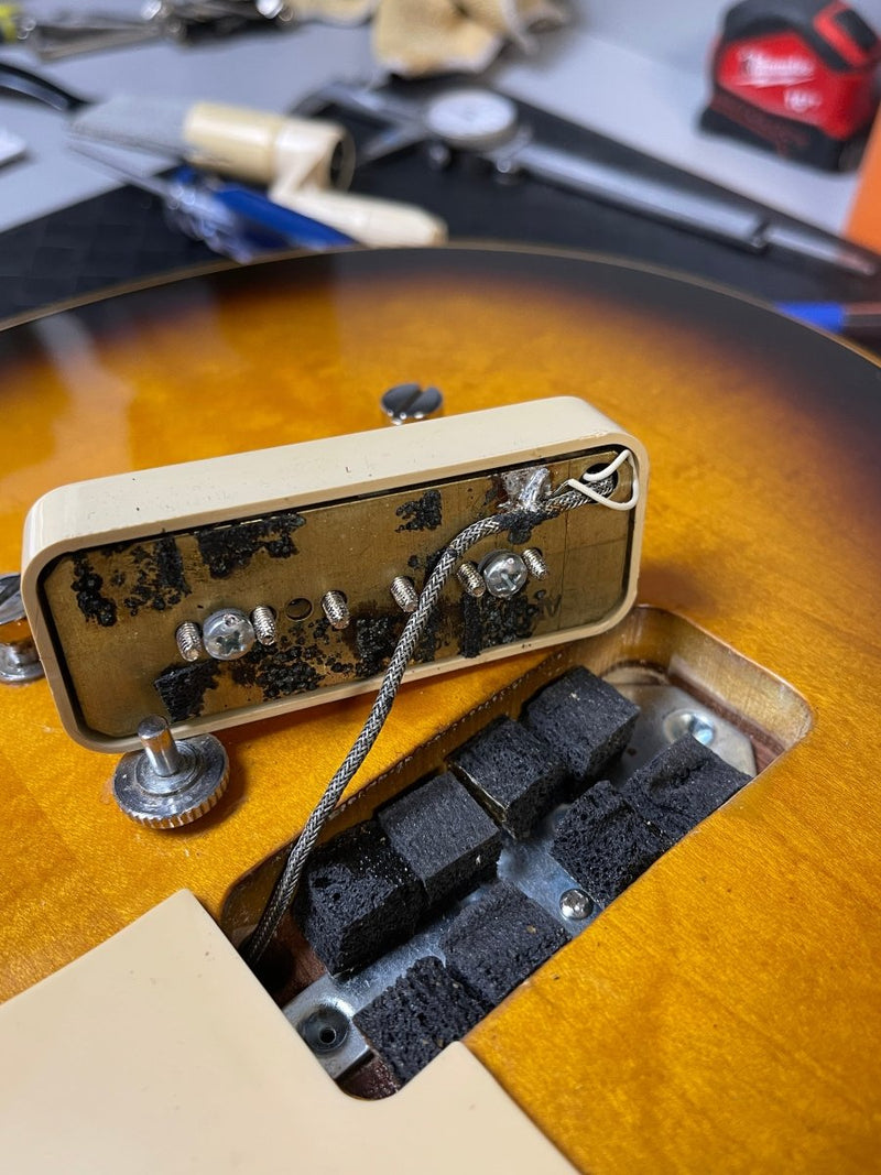 SOLD - Gibson Les Paul Pro Deluxe 1980 - Mahar's Vintage Guitars