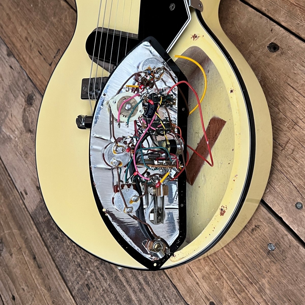 SOLD - Gibson Les Paul Recording Alpine White 1976 Near Mint - Mahar's Vintage Guitars