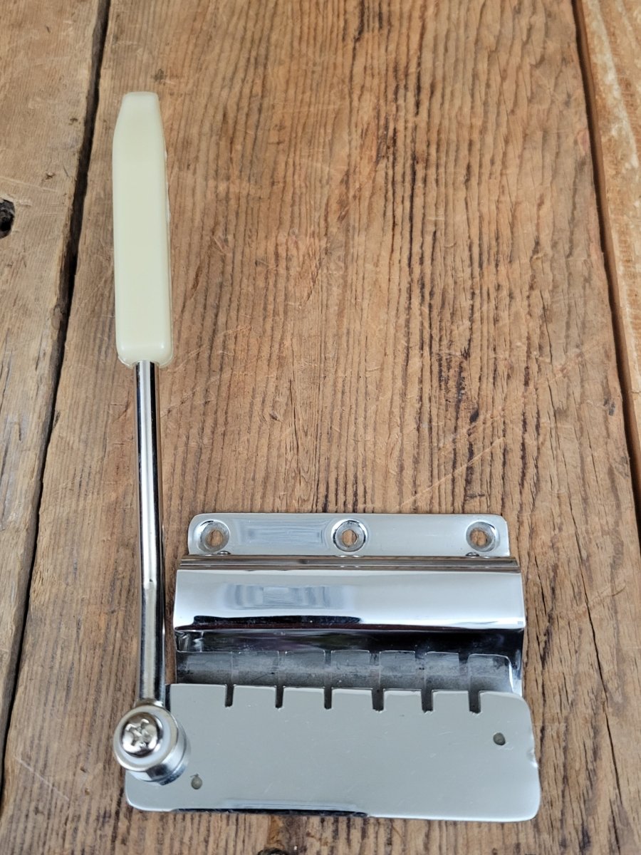 Sold - Gibson Maestro Vibrola Chrome 1960s - Mahar's Vintage Guitars