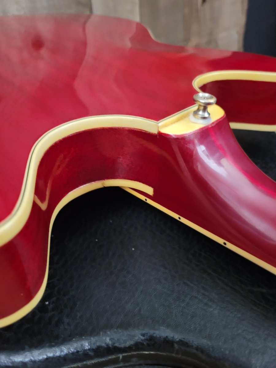 SOLD - Guild Starfire V Cherry Red 1969 - Mahar's Vintage Guitars