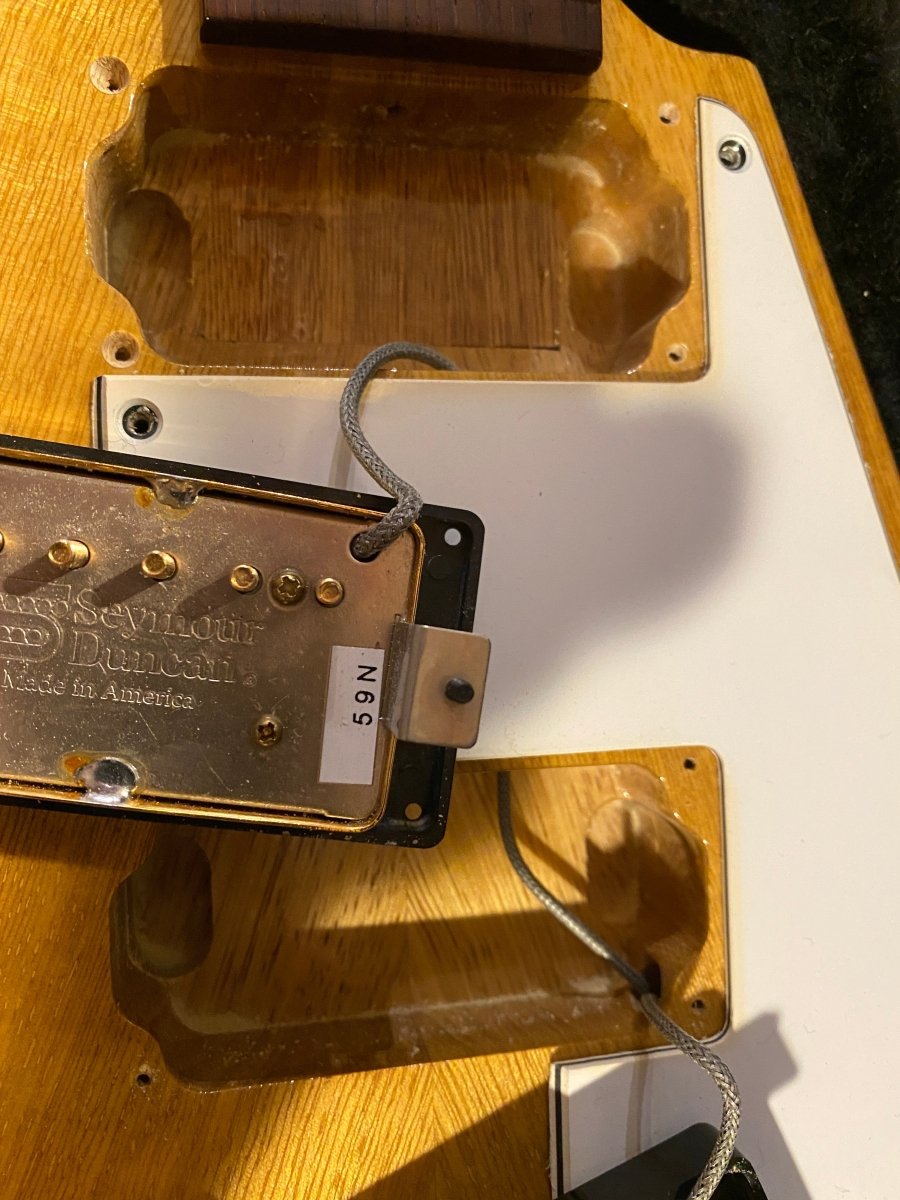 SOLD - Hamer Vector Flying V Korina 2004 – Mahar's Vintage Guitars