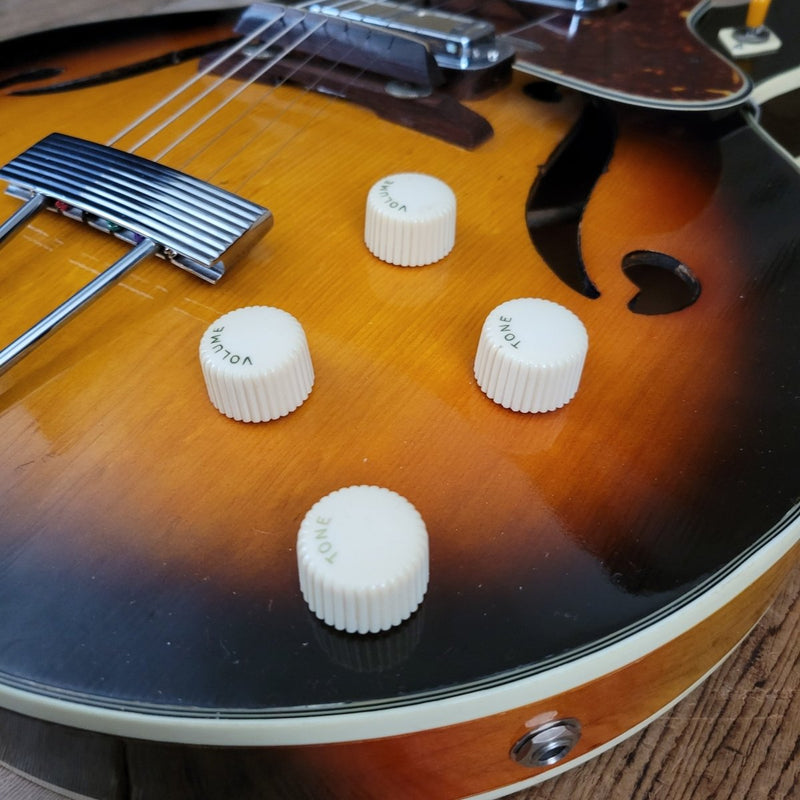 SOLD - Harmony Meteor H70 - 1959 - Mahar's Vintage Guitars