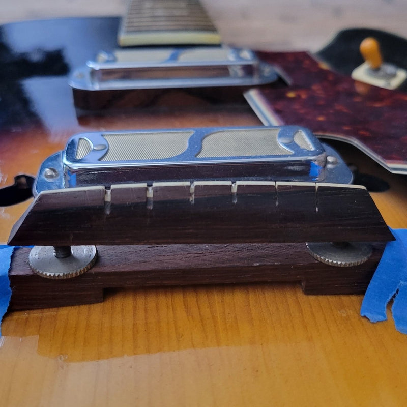 SOLD - Harmony Meteor H70 - 1959 - Mahar's Vintage Guitars