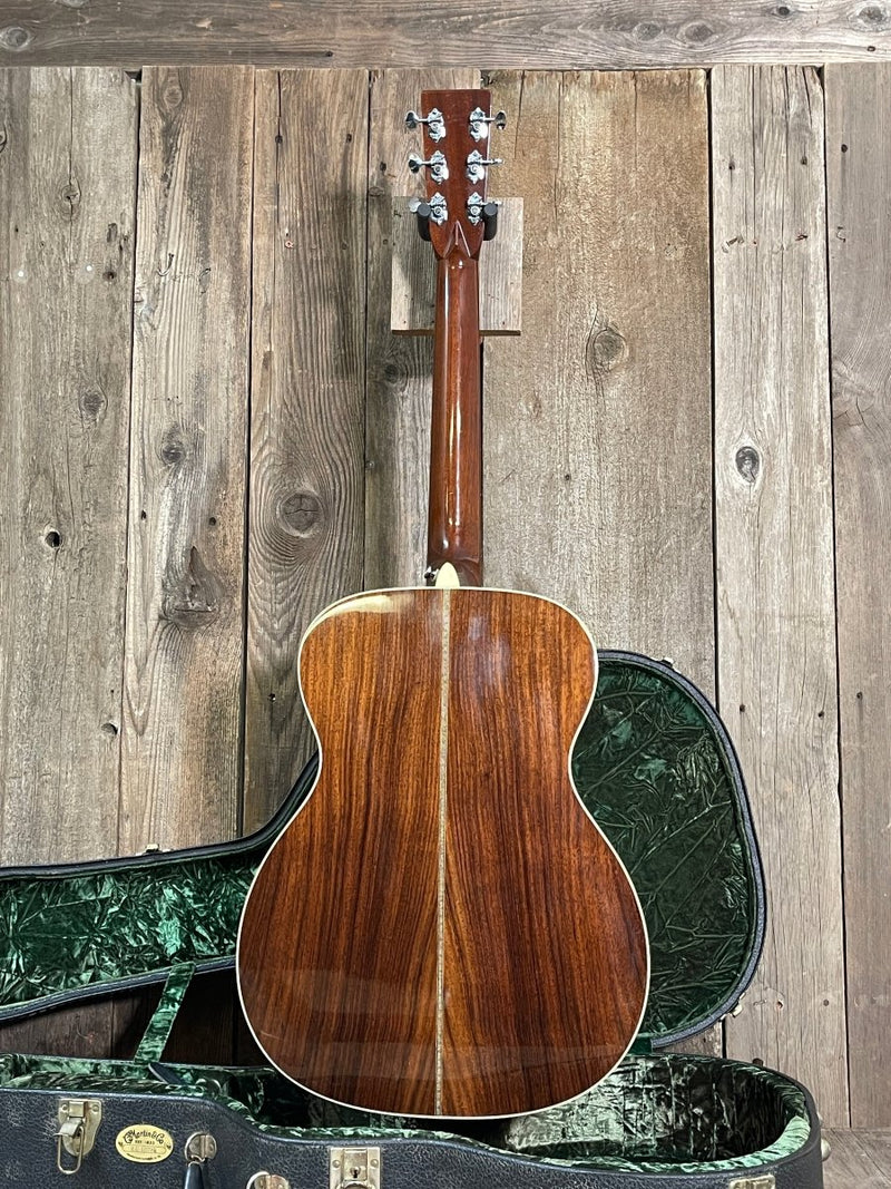 SOLD - Martin 000 - 28EC Eric Clapton Signature 1998 - Mahar's Vintage Guitars