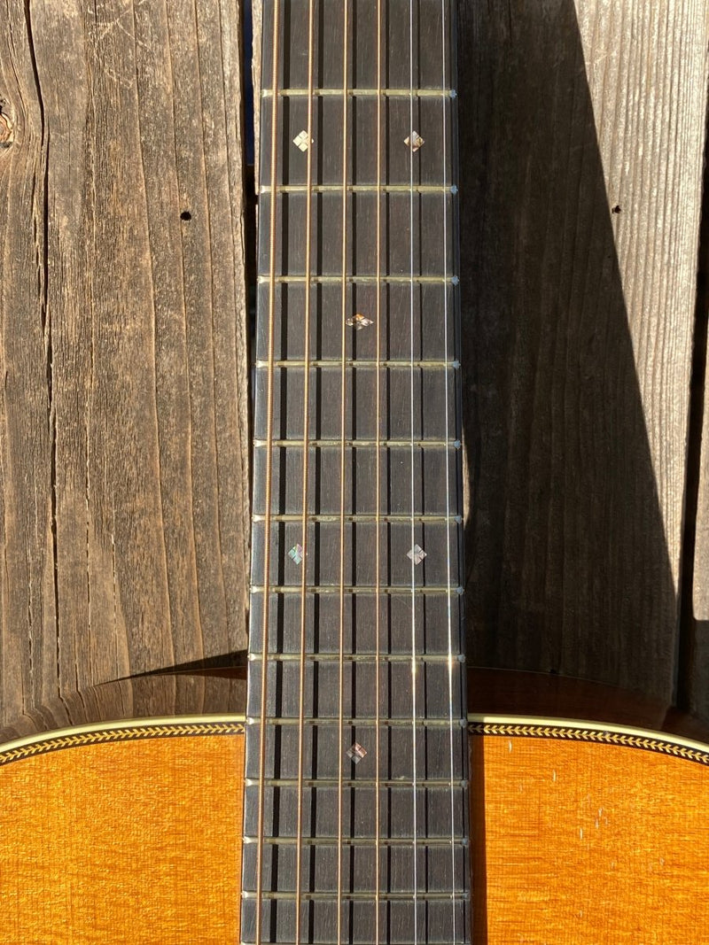 SOLD - Martin 000 - 28EC Eric Clapton Signature 1998 - Mahar's Vintage Guitars