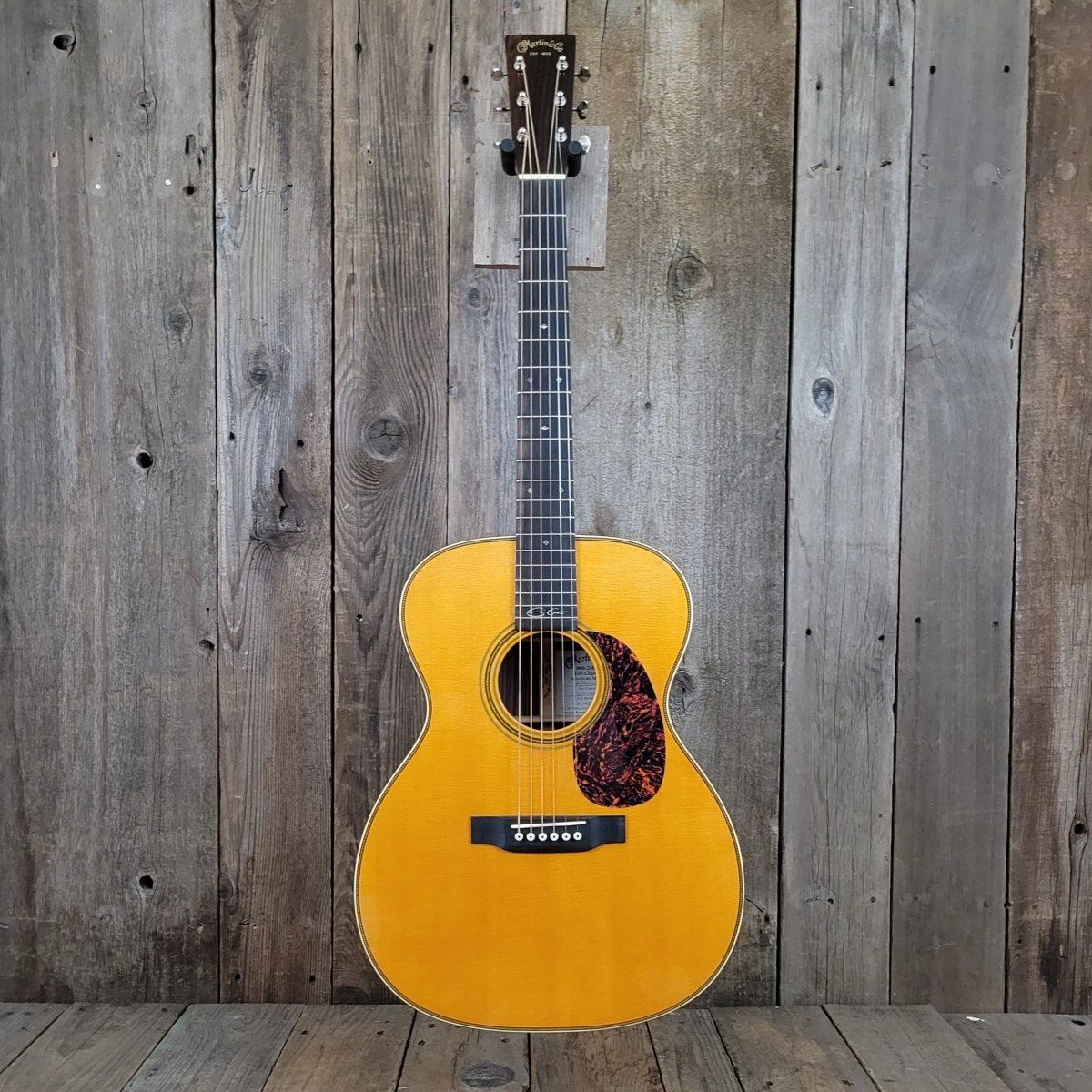 SOLD - Martin 000 - 28EC Eric Clapton Signature Model 2008 - Mahar's Vintage Guitars