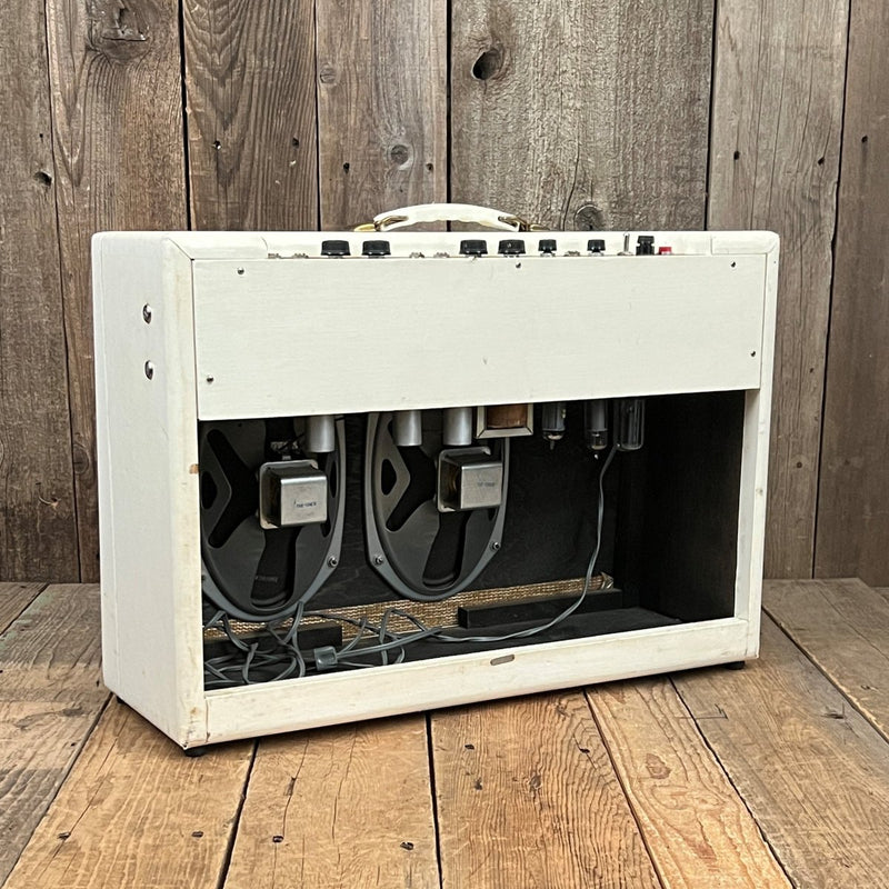 SOLD - Oahu by Valco Guitar Amplifier with Tremolo 1964 Like Supro 1624T 6424 - Mahar's Vintage Guitars