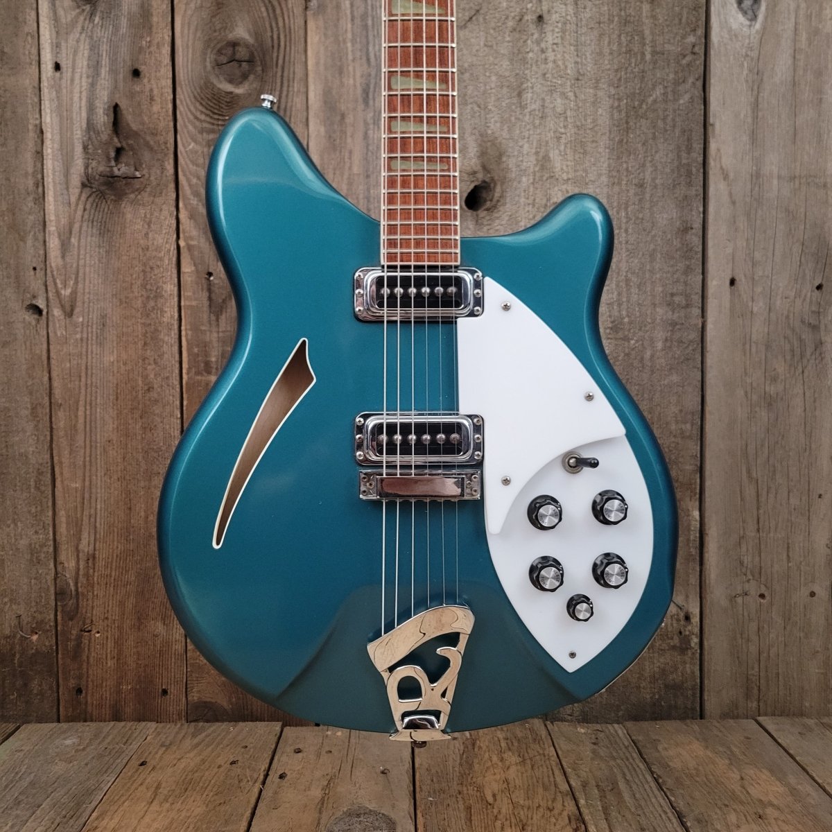 SOLD - Rickenbacker 360 Turquoise 1994 - Mahar's Vintage Guitars
