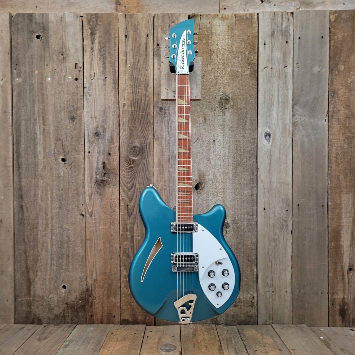SOLD - Rickenbacker 360 Turquoise 1994 - Mahar's Vintage Guitars