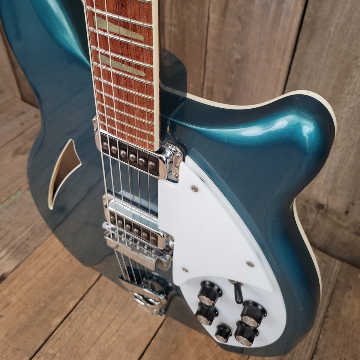 SOLD - Rickenbacker 360 Turquoise 1994 – Mahar's Vintage Guitars