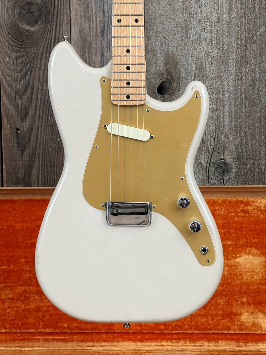 Sold! SELL US YOURS! Fender Musicmaster Gold Guard 1959 - Mahar's Vintage Guitars