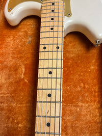 Sold! SELL US YOURS! Fender Musicmaster Gold Guard 1959 - Mahar's Vintage Guitars