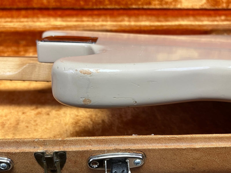 Sold! SELL US YOURS! Fender Musicmaster Gold Guard 1959 - Mahar's Vintage Guitars
