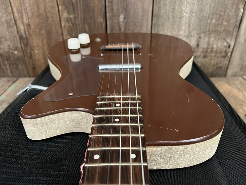 SOLD - Silvertone U1 1304 1961 Danelectro Coke Bottle Headstock - Mahar's Vintage Guitars