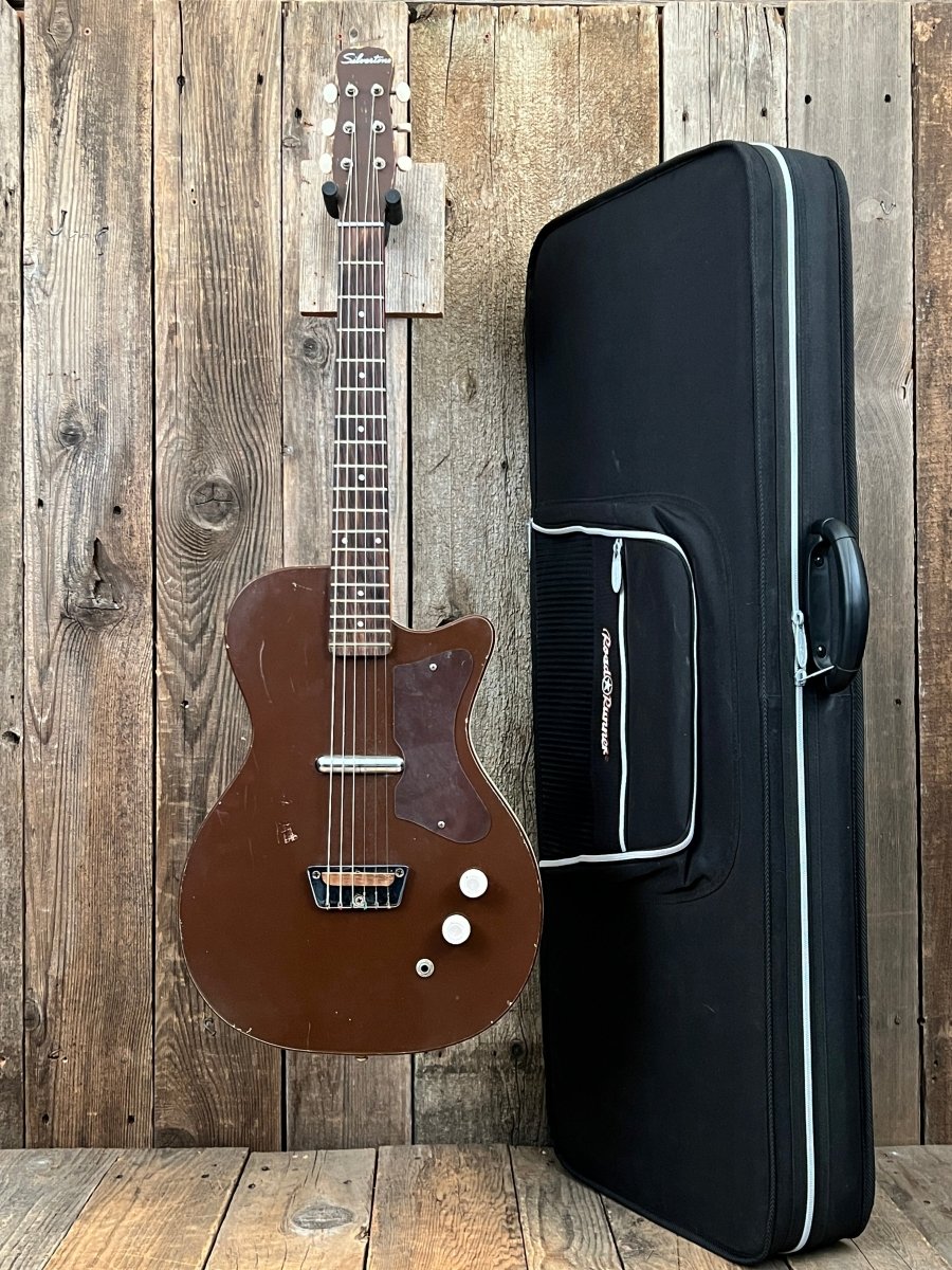 SOLD - Silvertone U1 1304 1961 Danelectro Coke Bottle Headstock - Mahar's Vintage Guitars