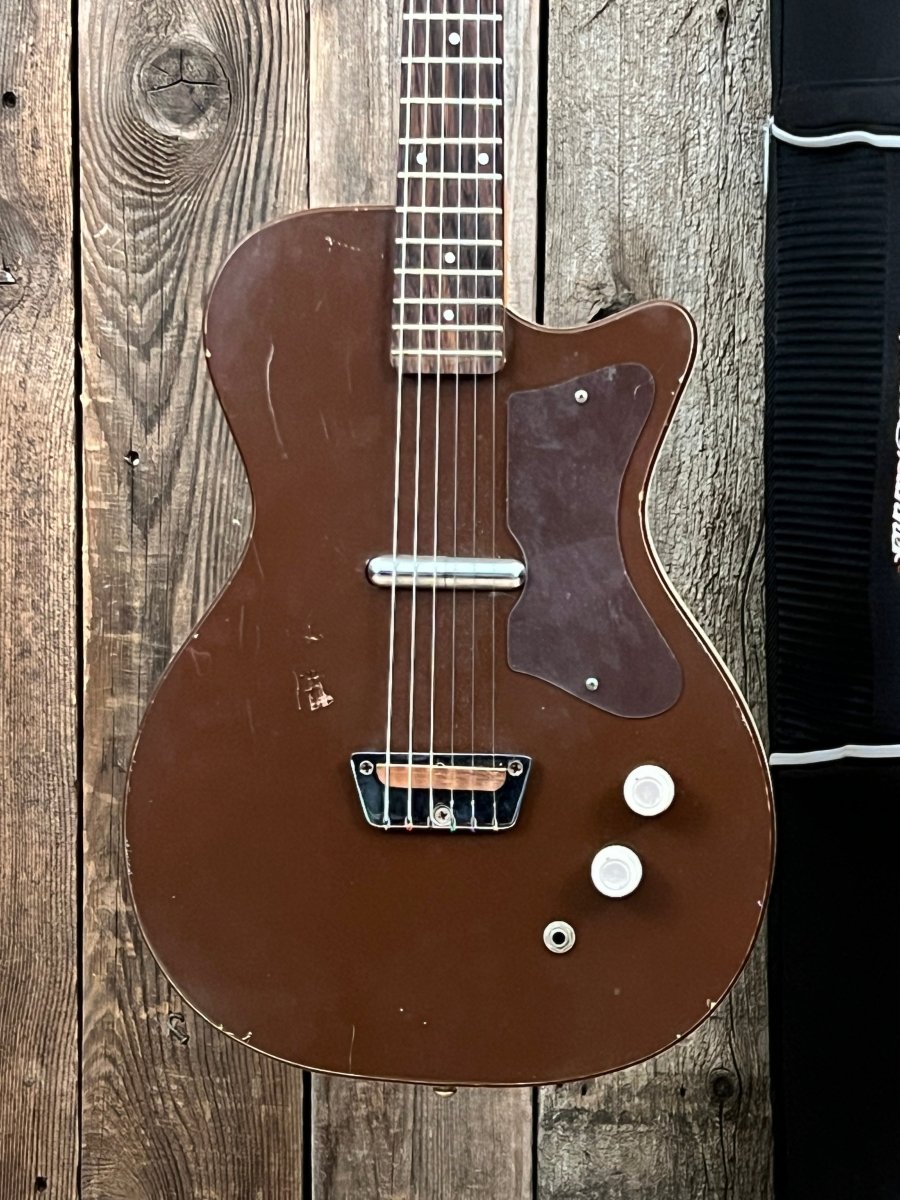 SOLD - Silvertone U1 1304 1961 Danelectro Coke Bottle Headstock - Mahar's Vintage Guitars
