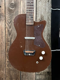 SOLD - Silvertone U1 1304 1961 Danelectro Coke Bottle Headstock - Mahar's Vintage Guitars