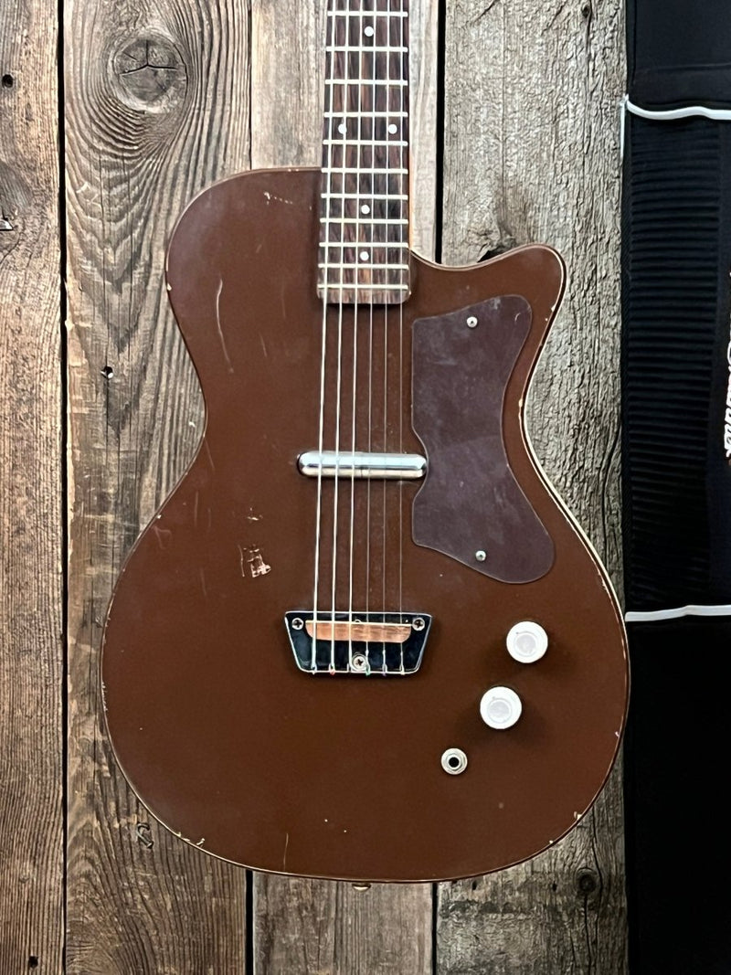 SOLD - Silvertone U1 1304 1961 Danelectro Coke Bottle Headstock - Mahar's Vintage Guitars