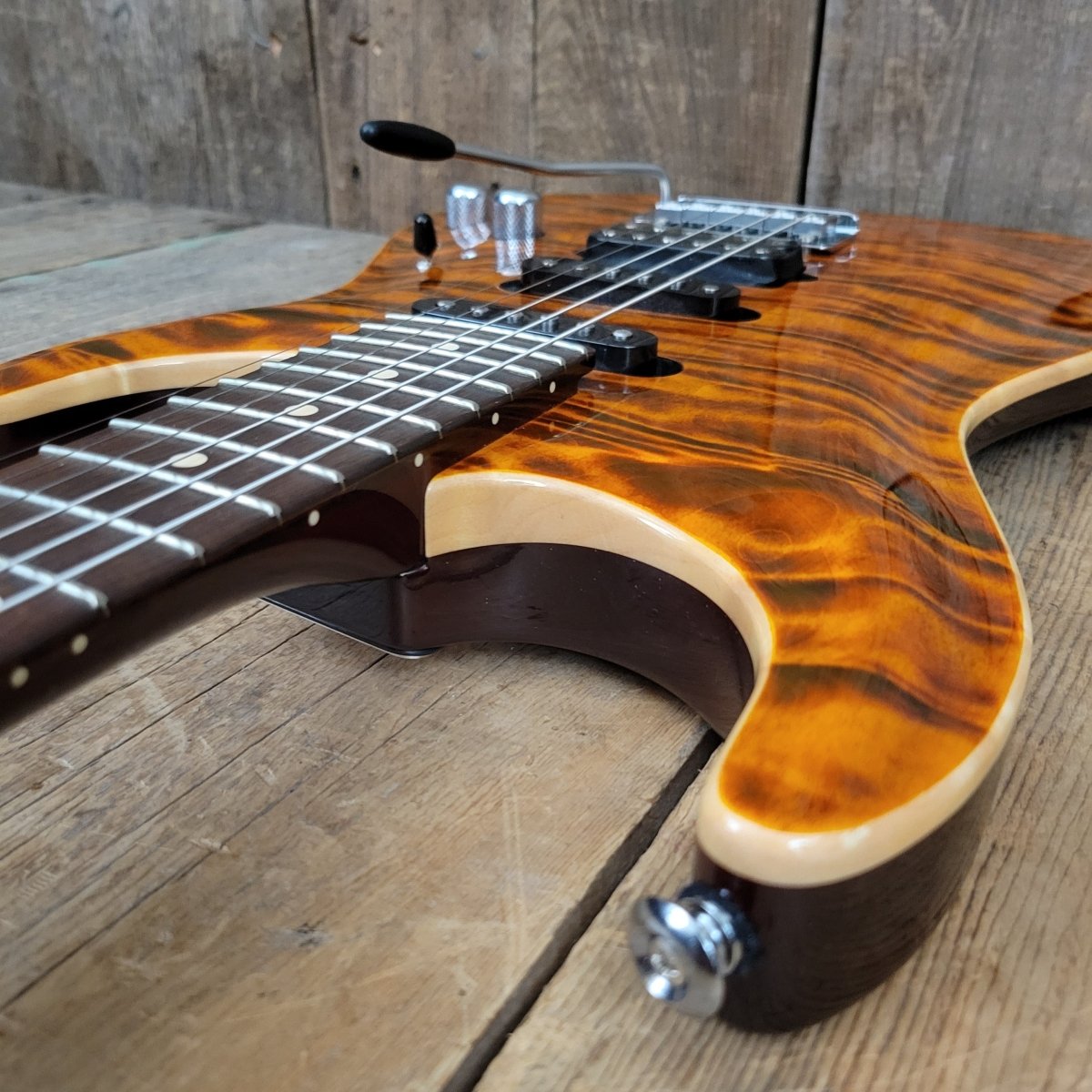 ギター Suhr Standard-Chambered Bengal Quilt ギター Suhr Standard-Chambered Bengal Quilt Suhr Standard
