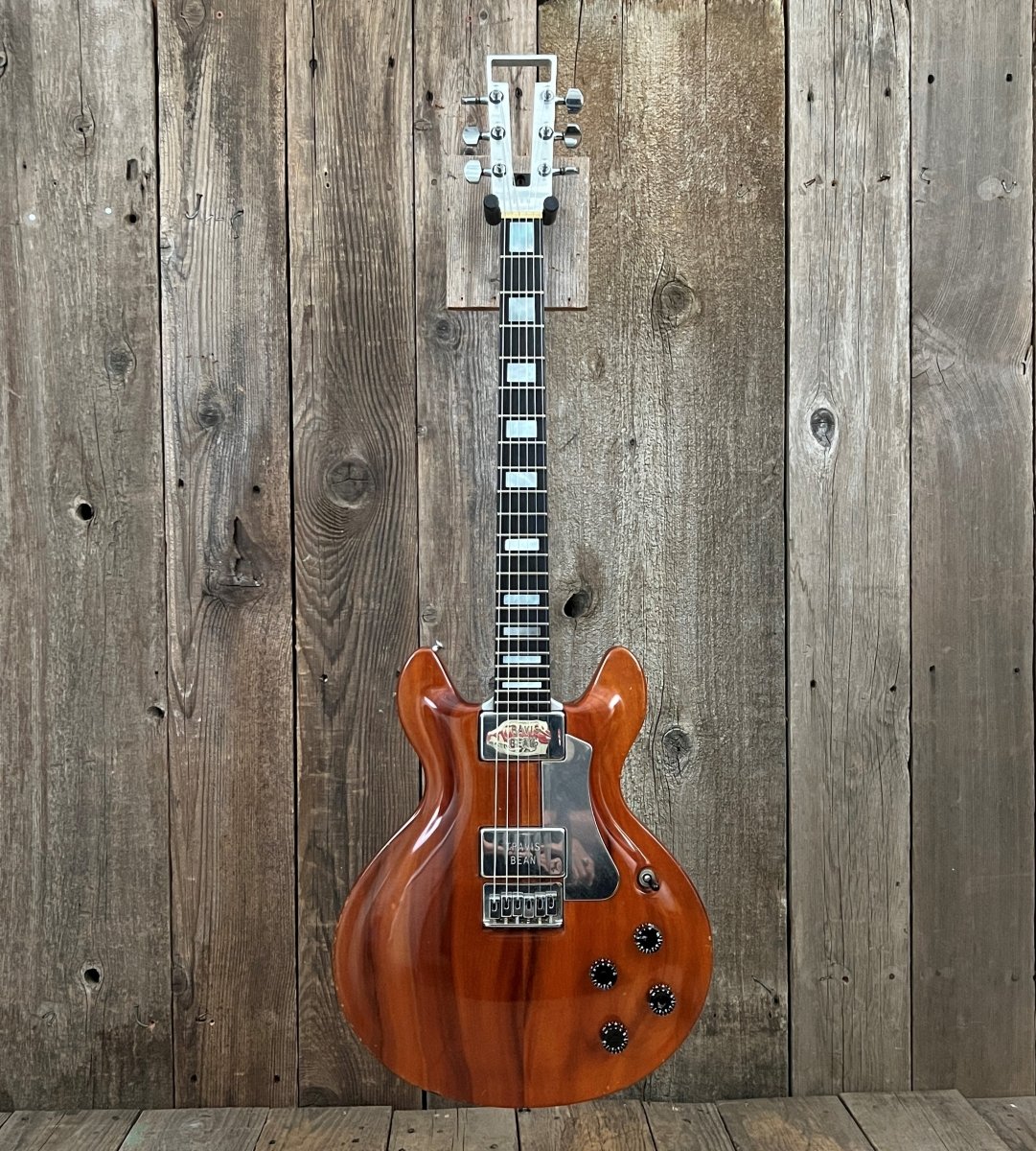 SOLD - Travis Bean TB1000A Artist 1975 - Mahar's Vintage Guitars